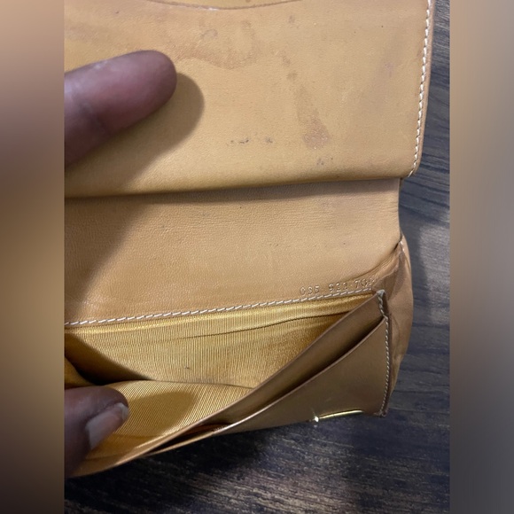 Vintage Gucci billfold wallet - Picture 8 of 10